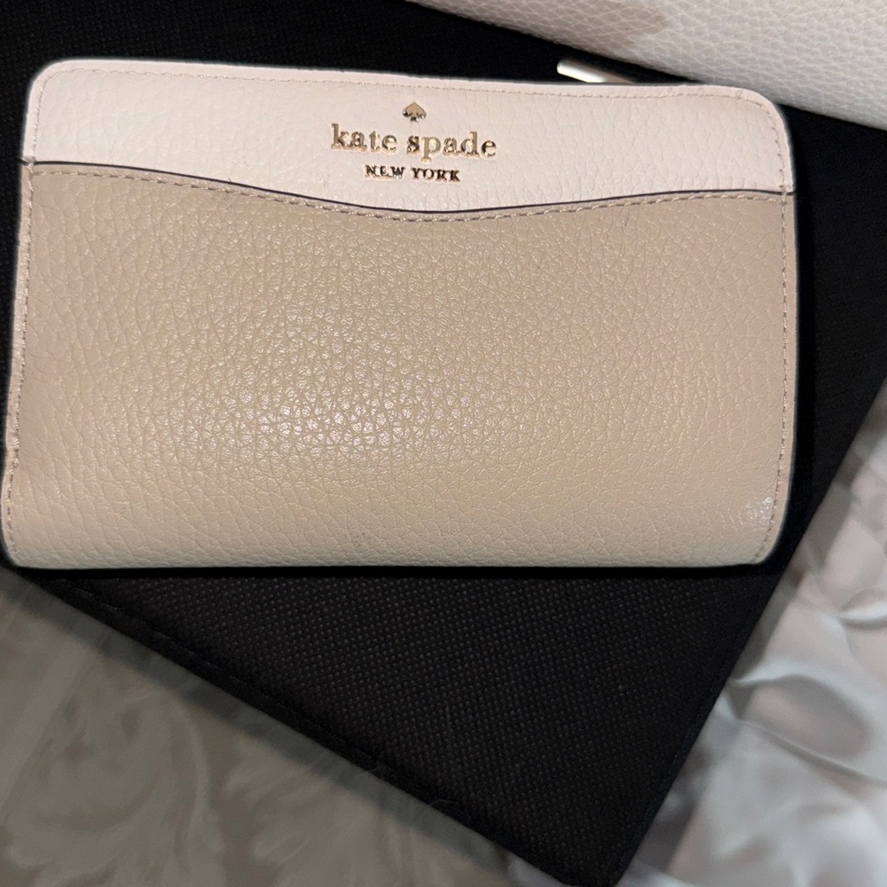 Kate Spade Leila Medium Triple Compartment Shoulder Bag & Wallet Set - Picture 9 of 11
